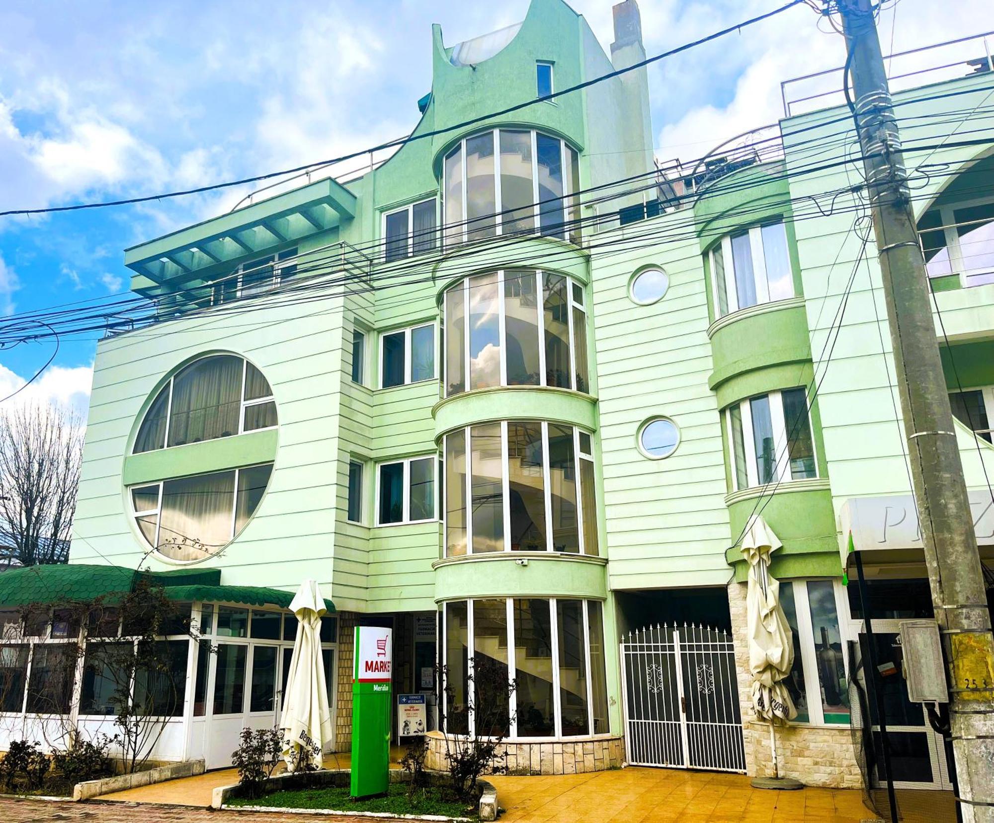 Complex Meridian Западен Ефорие Екстериор снимка